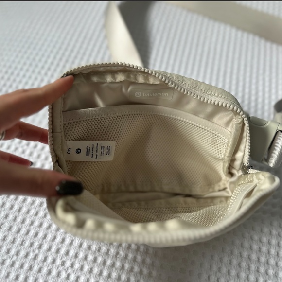 Lululemon Belt Bag in Opal - Picture 2 of 2